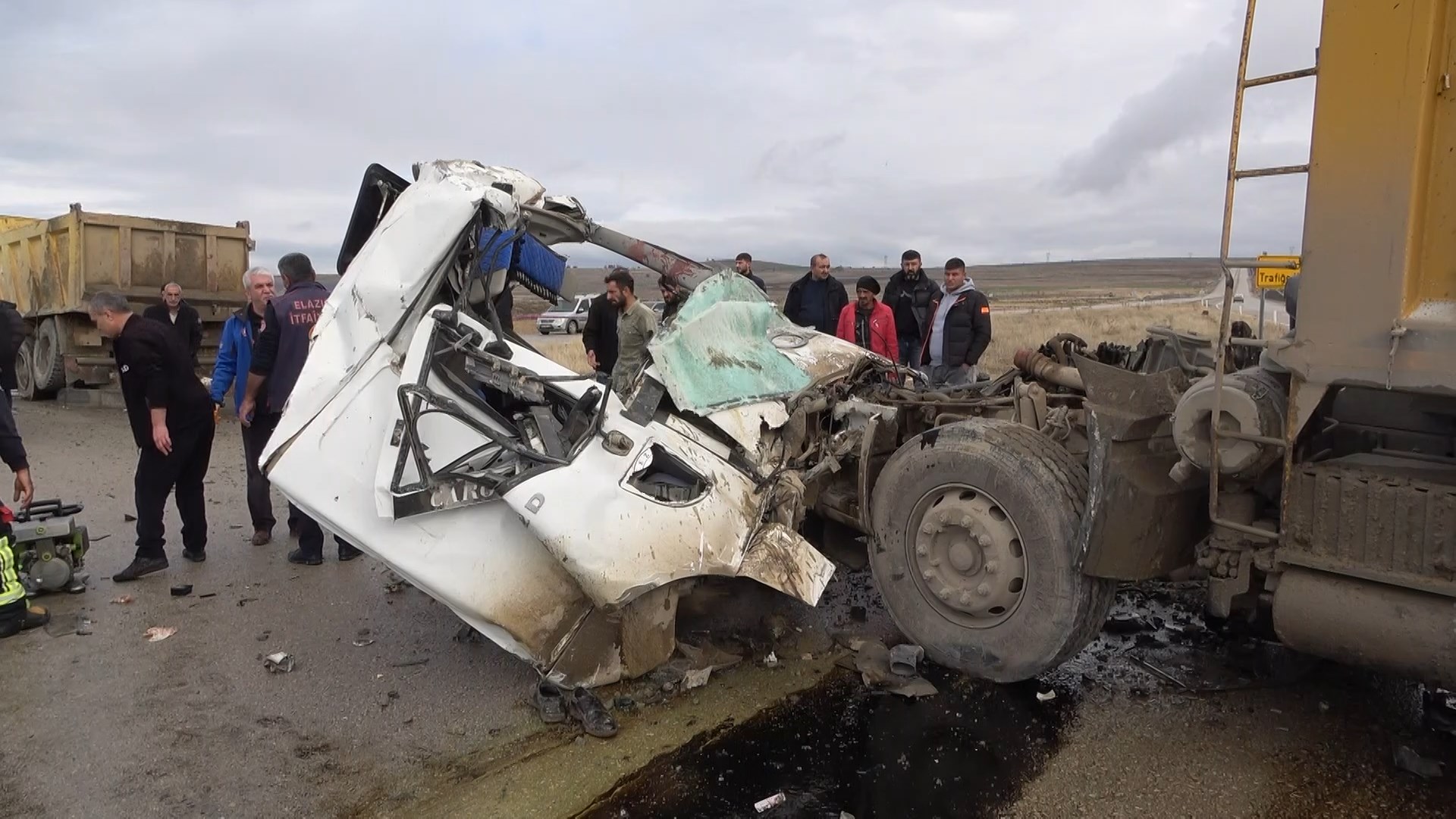 Elazığ'da feci kaza: 2 ağır yaralı