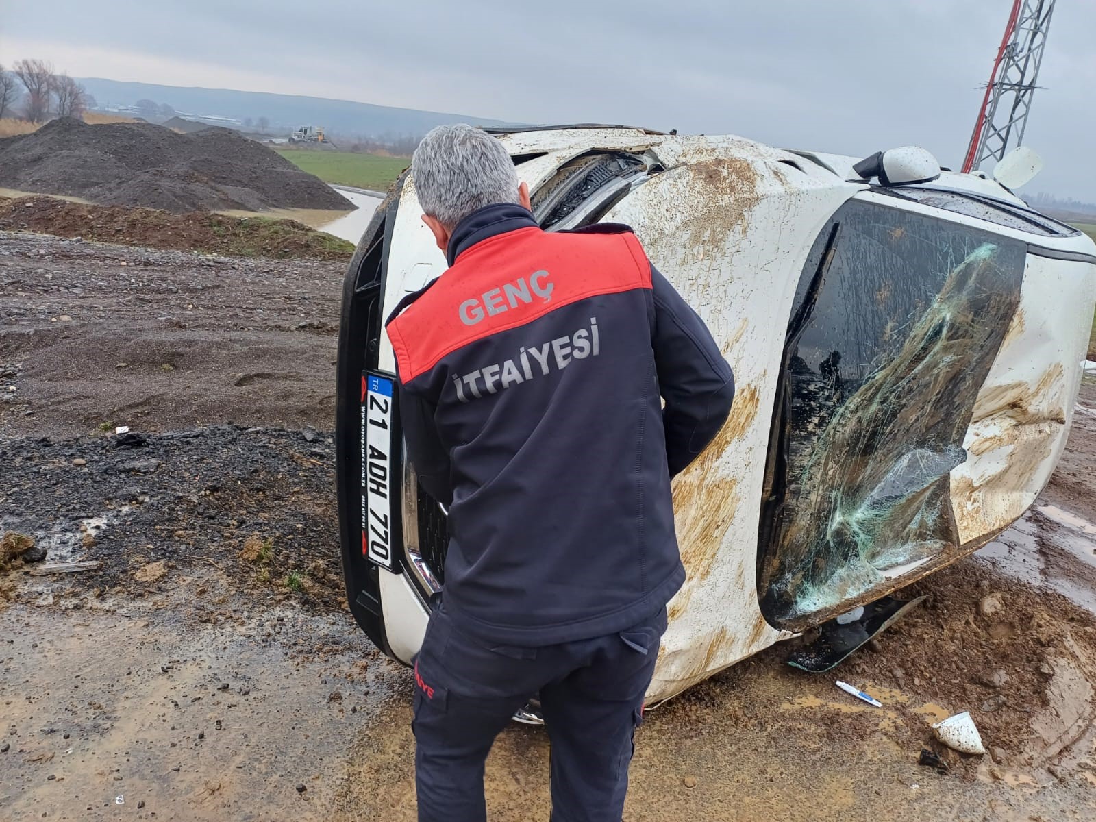 Bingöl'de kontrolden çıkan otomobil takla attı: 1 yaralı