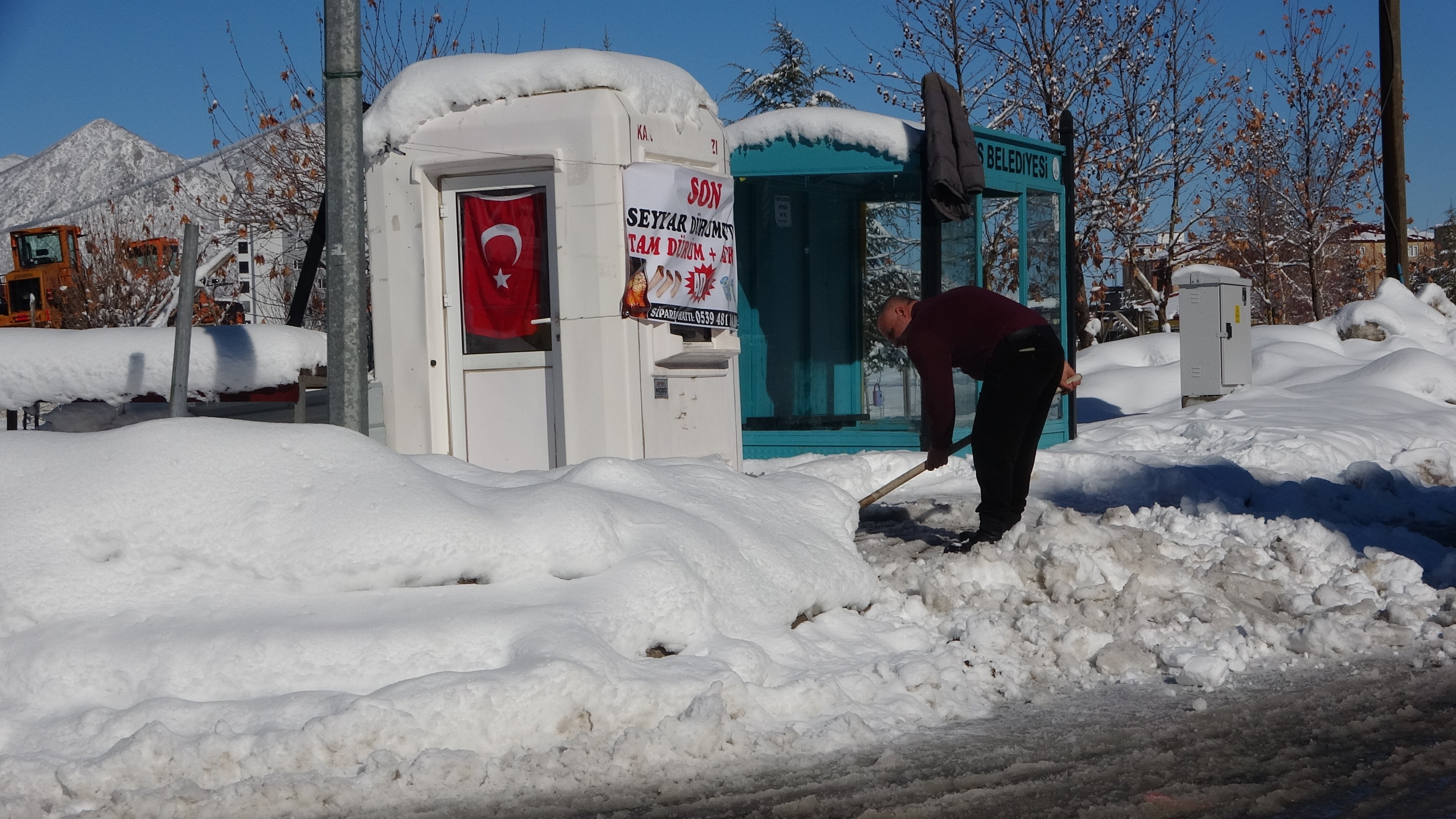 Bitlis'te 15 köy yolu kardan dolayı kapalı