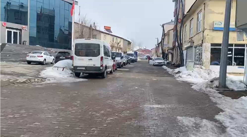 Karlıova'da eski kış aylarından eser yok