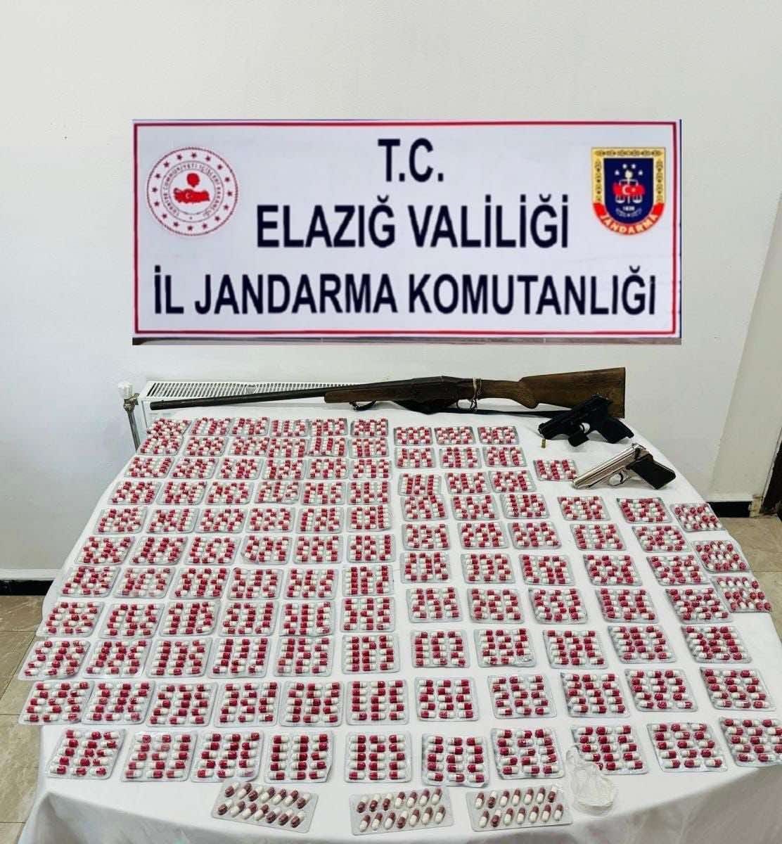 Elazığ'da uyuşturucu operasyonu: 2 bin 751 adet sentetik ecza hap ele geçirildi