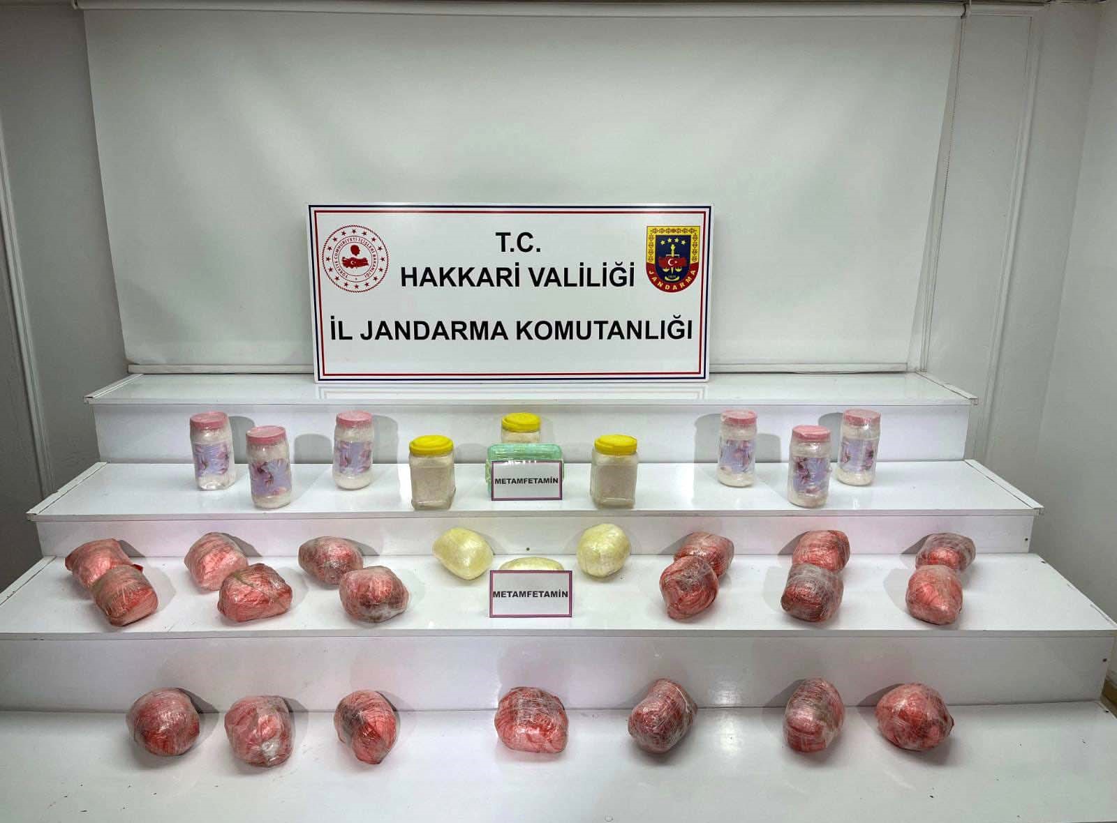 Hakkari'de 34 kilo 638 gram metamfetamin ele geçirildi