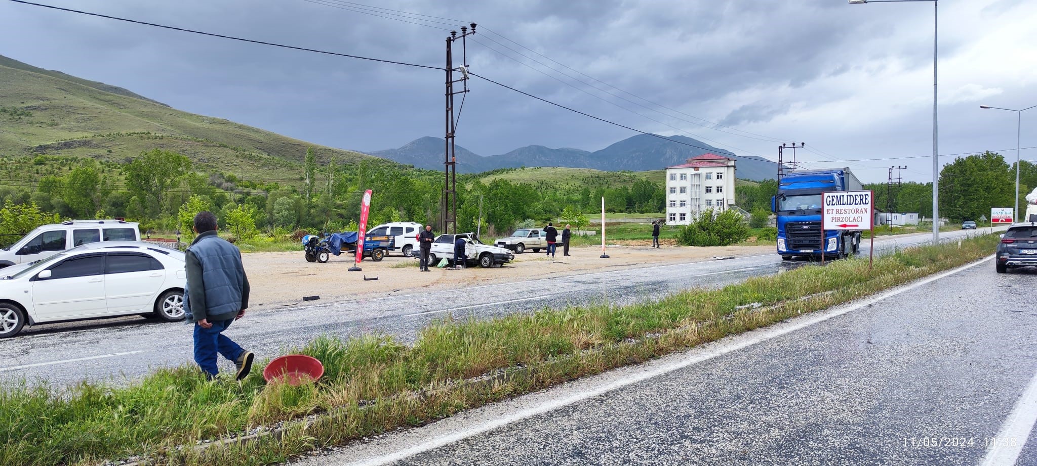 Malatya'da otomobil takla attı: 2 yaralı