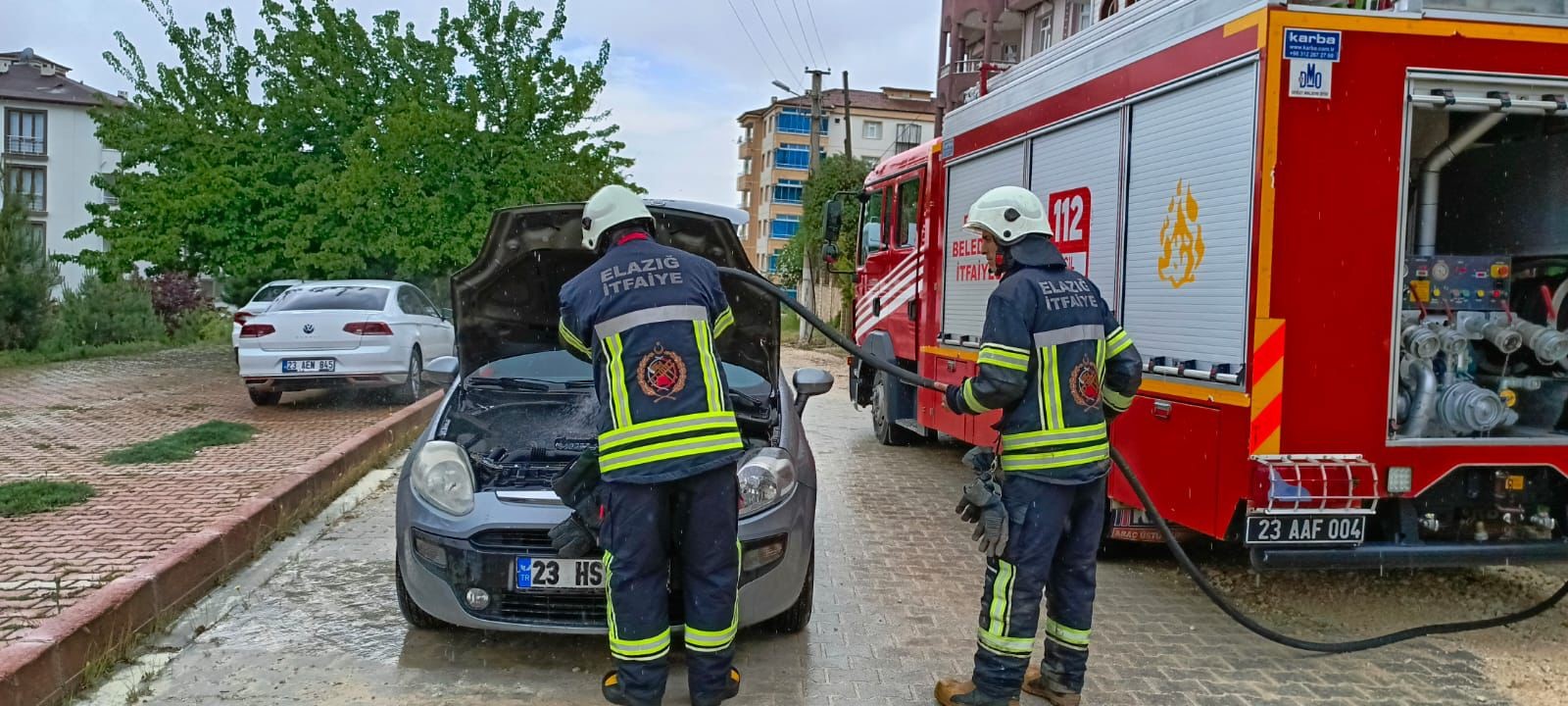 Seyir halindeki araç alev aldı