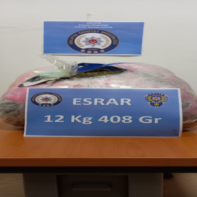 Yolcu otobüsünde 12 kilo 408 gram esrar ele geçirildi